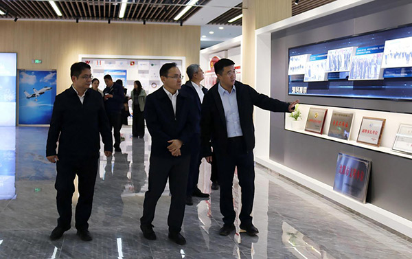 中國(guó)鋼研黨委副書(shū)記、總經(jīng)理高宏斌一行 到航產(chǎn)集團(tuán)調(diào)研